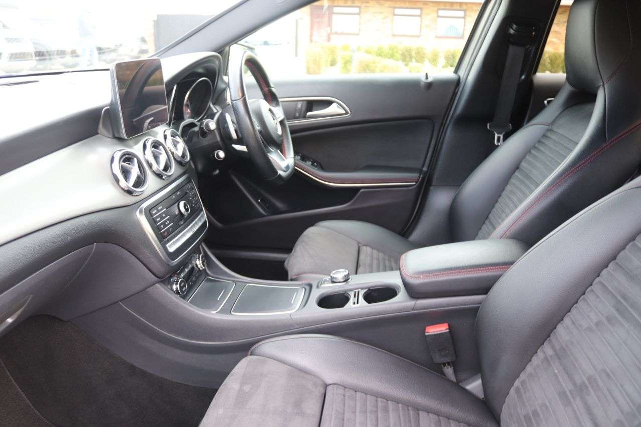 2018 MERCEDES-BENZ 180 2018 MERCEDES-BENZ 180