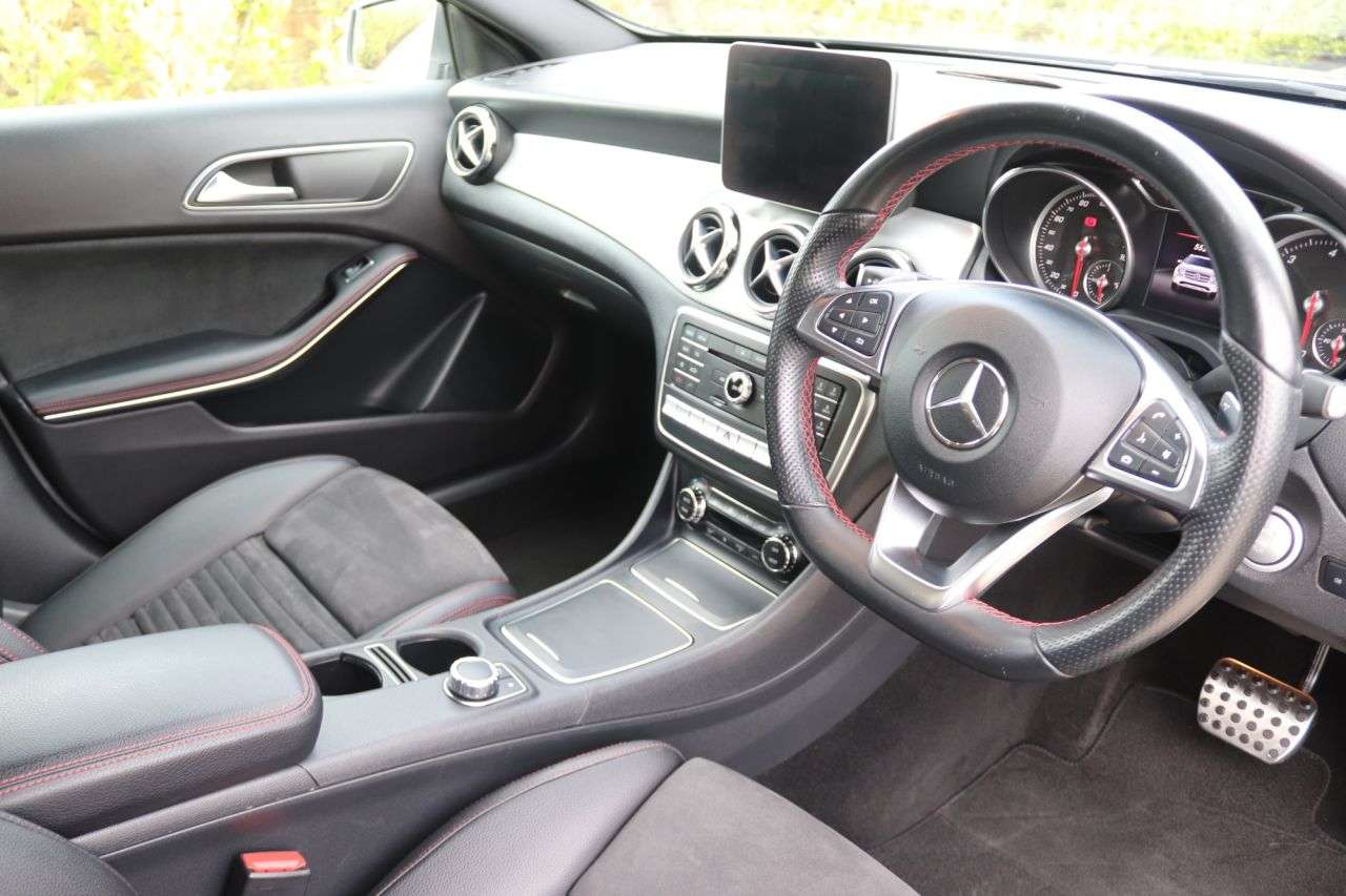 2018 MERCEDES-BENZ 180 2018 MERCEDES-BENZ 180