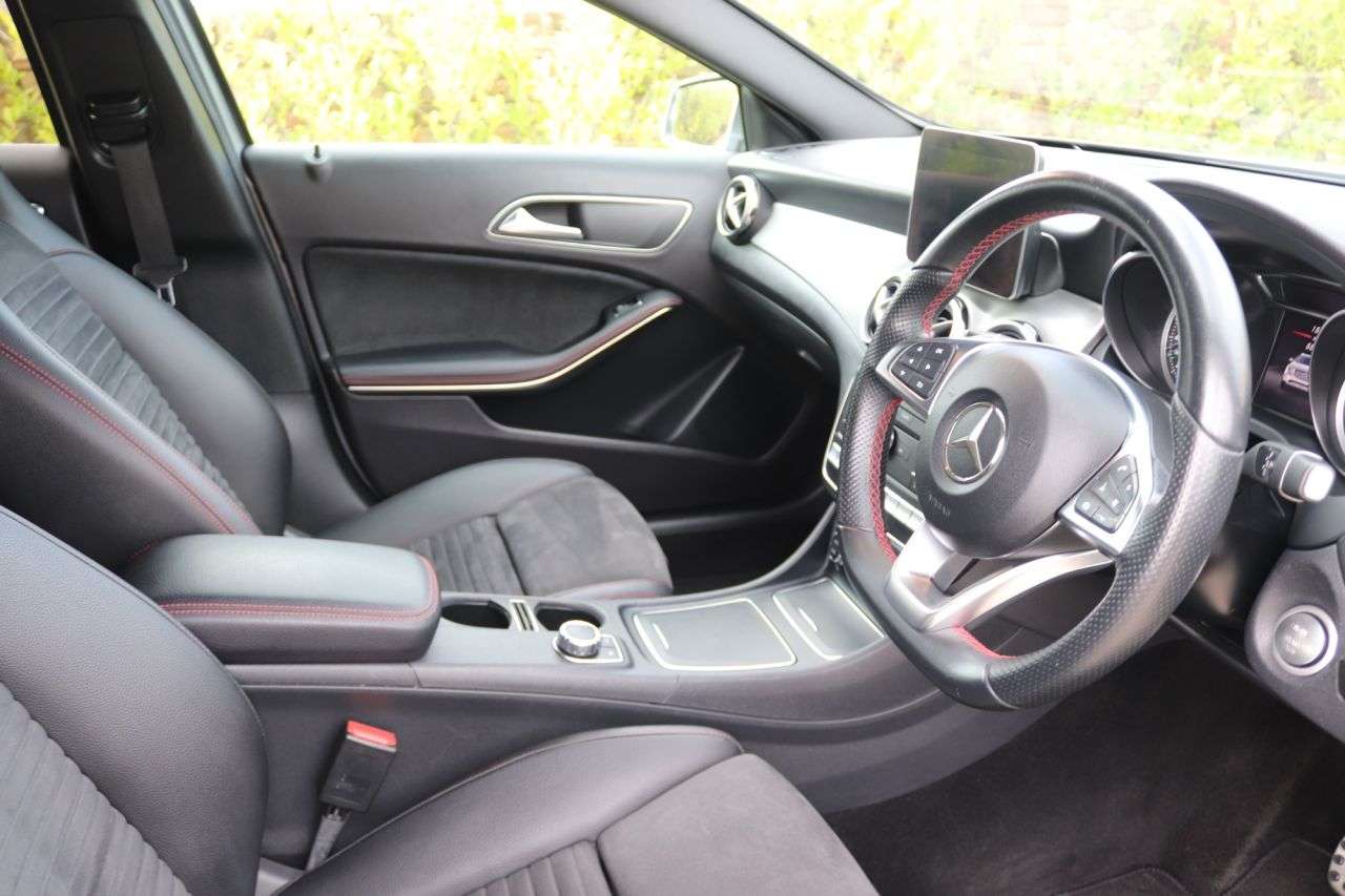 2018 MERCEDES-BENZ 180 2018 MERCEDES-BENZ 180