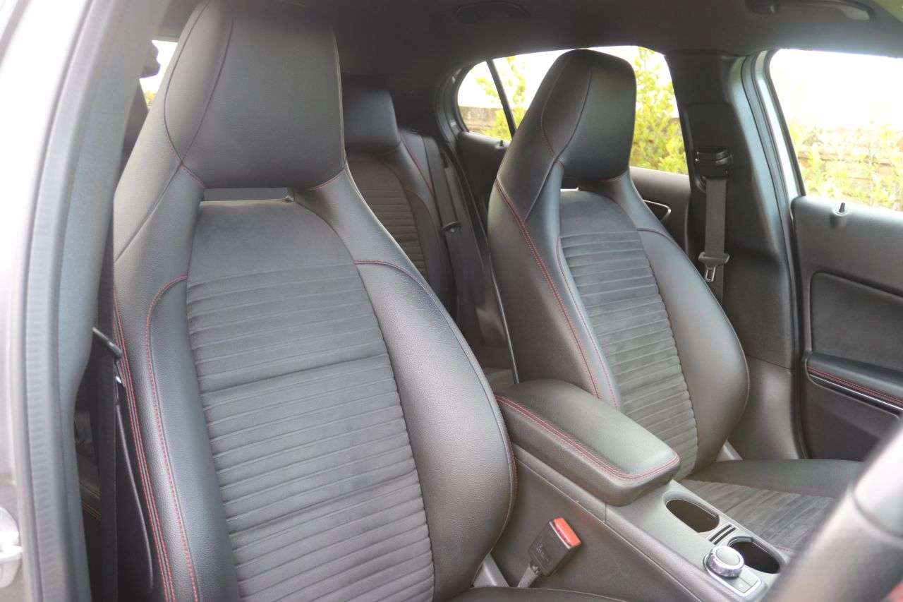 2018 MERCEDES-BENZ 180 2018 MERCEDES-BENZ 180