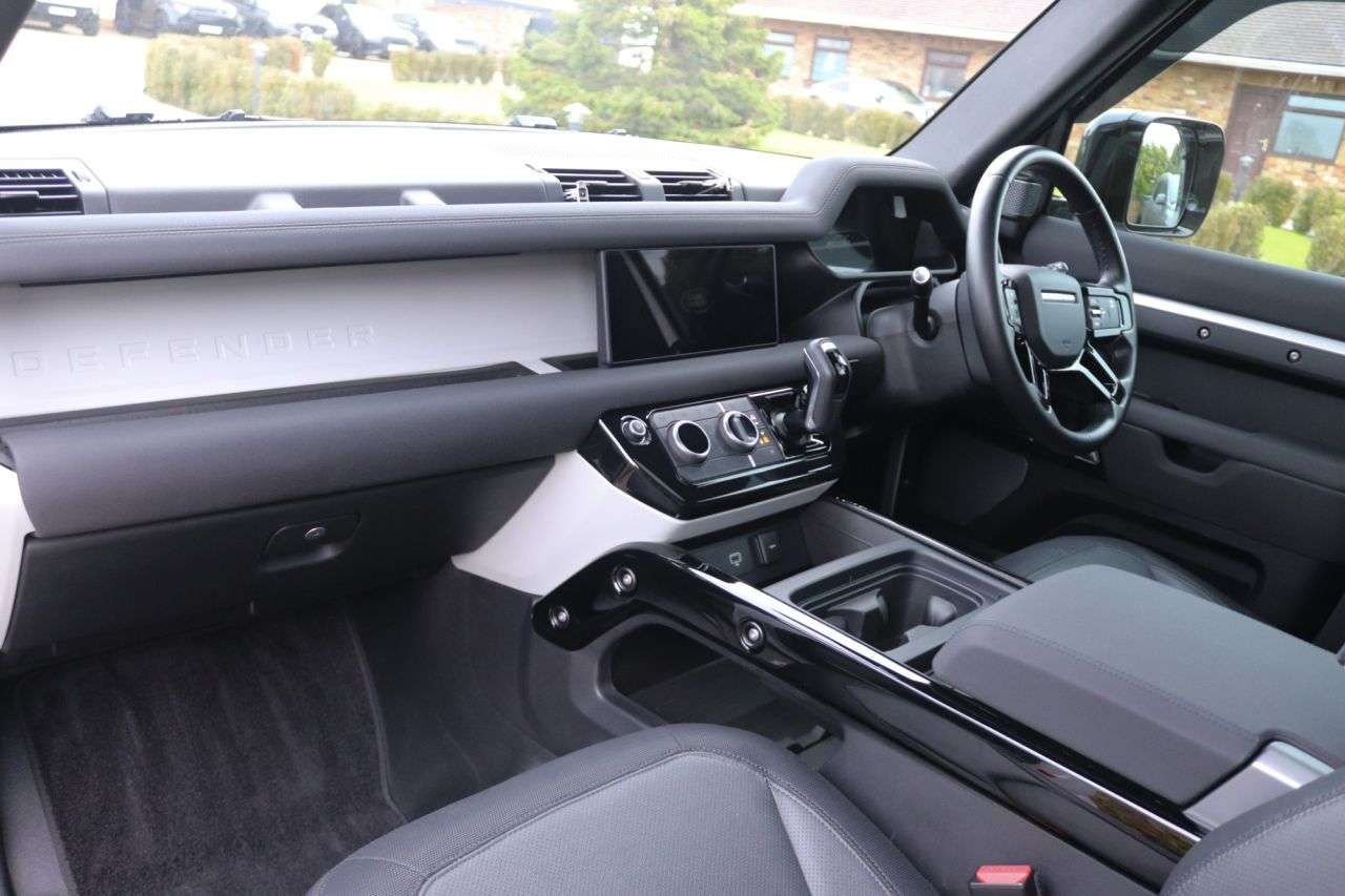 2023 LAND ROVER DEFENDER 2023 LAND ROVER DEFENDER