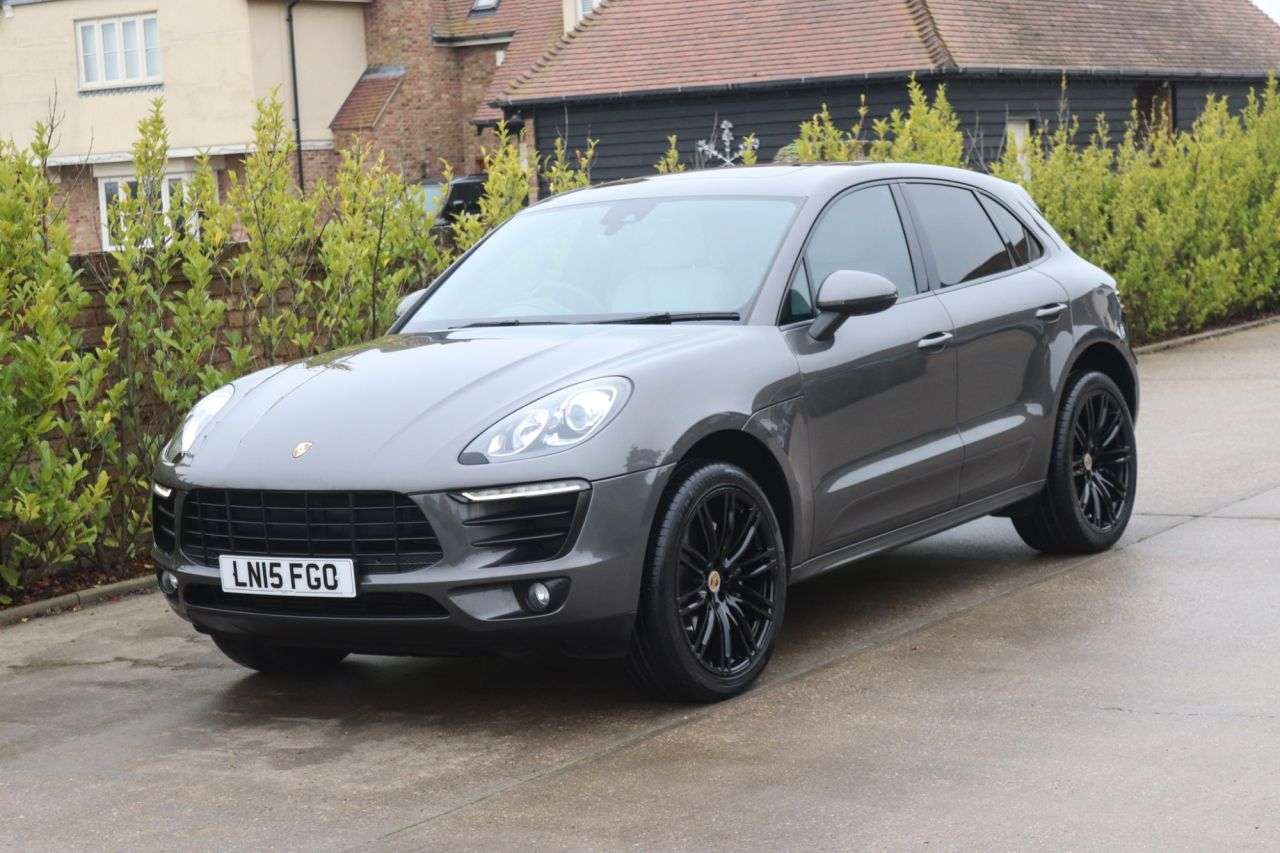A 2015 PORSCHE MACAN 3.0 TD V6 S SUV 5dr Diesel PDK 4WD Euro 6 (s/s) (258 ps) A 2015 PORSCHE MACAN 3.0 TD V6 S SUV 5dr Diesel PDK 4WD Euro 6 (s/s) (258 ps)