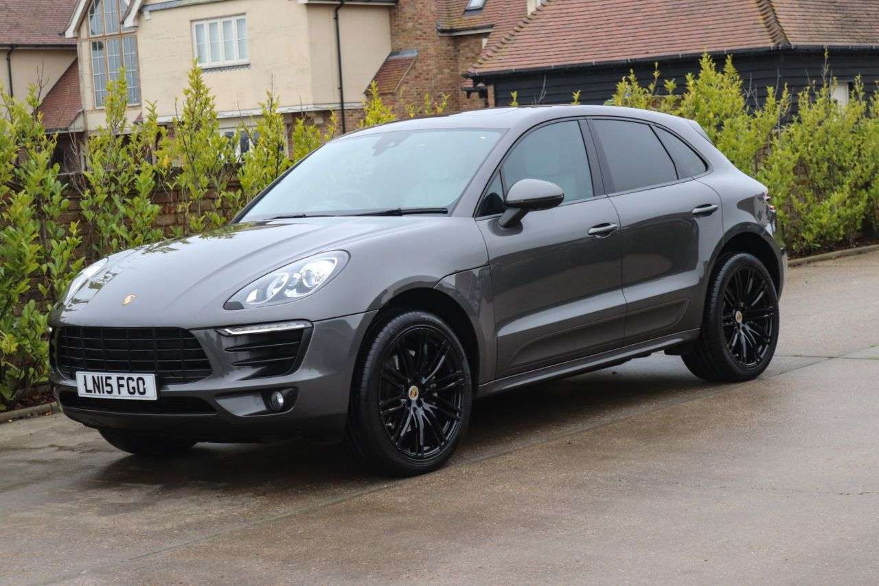 A 2015 PORSCHE MACAN 3.0 TD V6 S SUV 5dr Diesel PDK 4WD Euro 6 (s/s) (258 ps) A 2015 PORSCHE MACAN 3.0 TD V6 S SUV 5dr Diesel PDK 4WD Euro 6 (s/s) (258 ps)