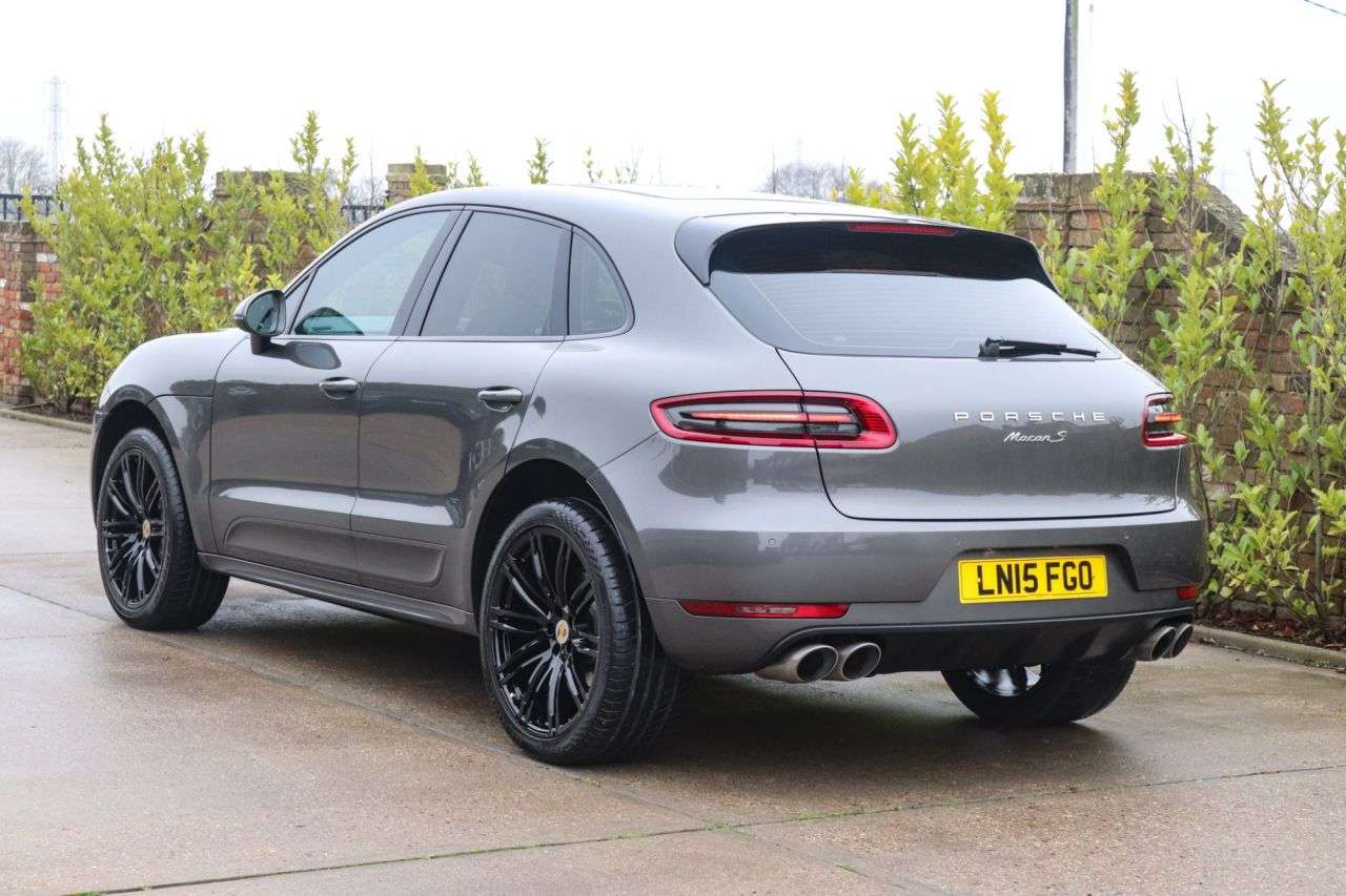 2015 PORSCHE MACAN 2015 PORSCHE MACAN