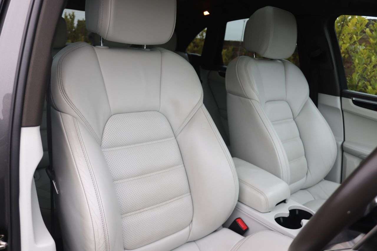 2015 PORSCHE MACAN 2015 PORSCHE MACAN