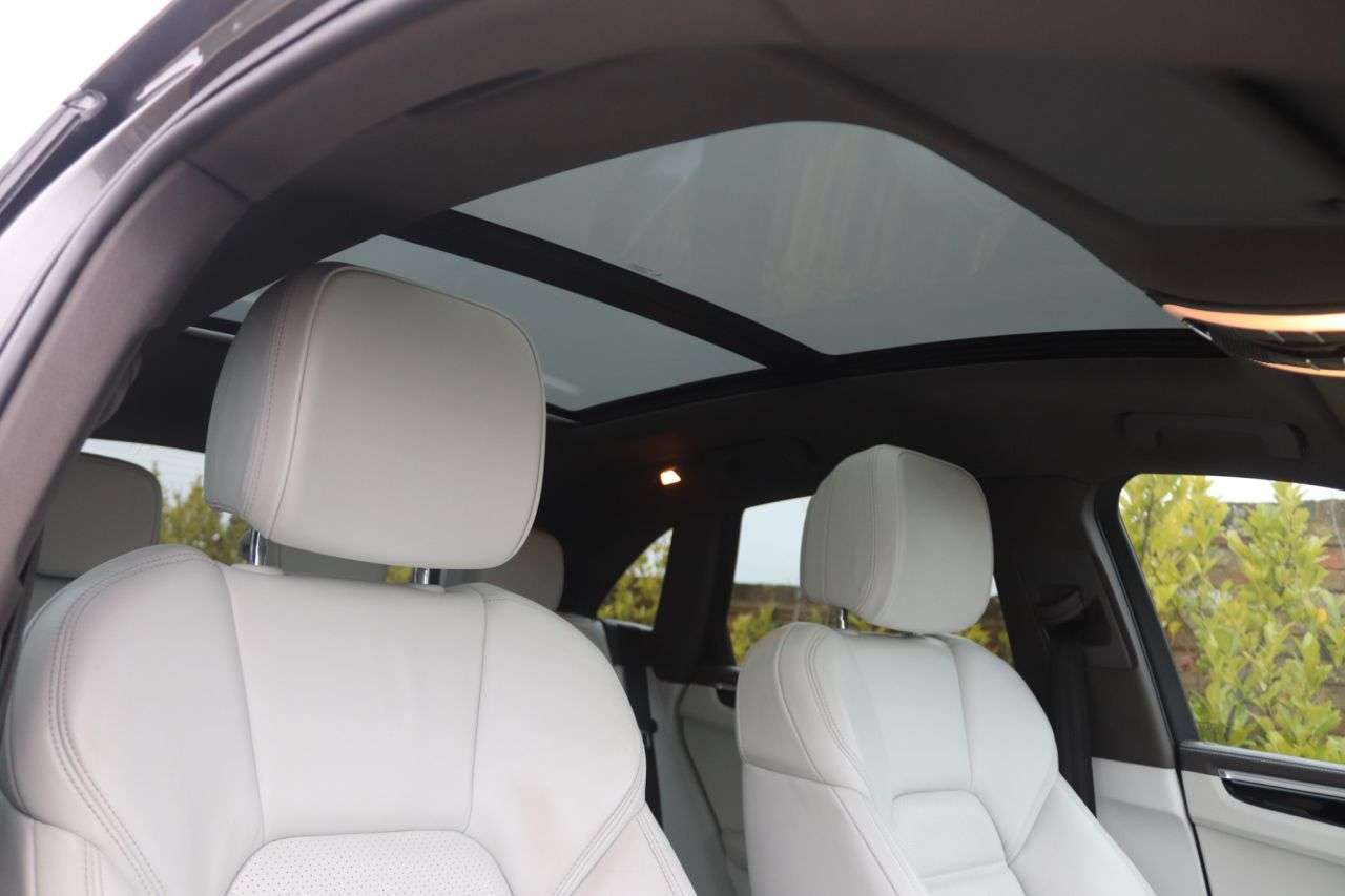 2015 PORSCHE MACAN 2015 PORSCHE MACAN