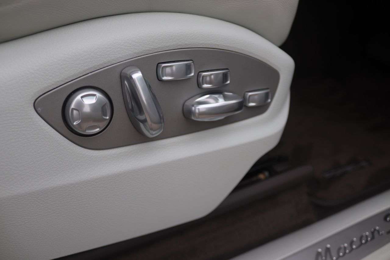 2015 PORSCHE MACAN 2015 PORSCHE MACAN