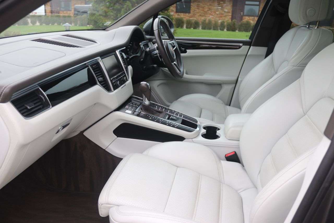 2015 PORSCHE MACAN 2015 PORSCHE MACAN