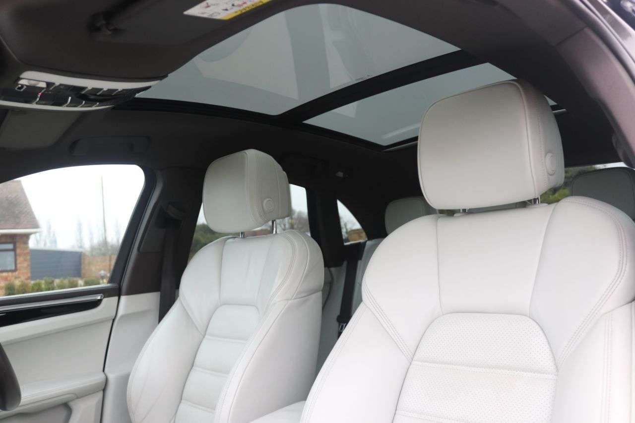 2015 PORSCHE MACAN 2015 PORSCHE MACAN