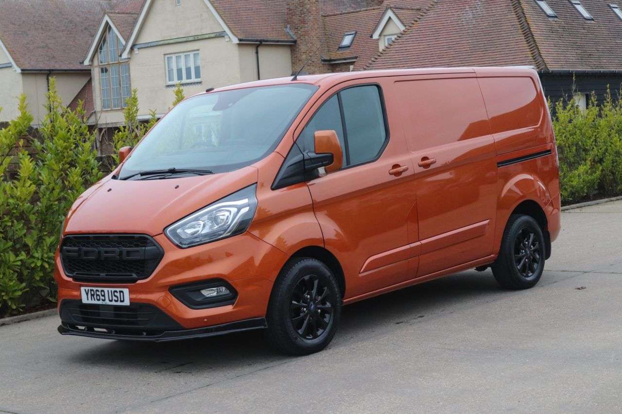 A 2019 FORD TRANSIT CUSTOM 2.0 280 EcoBlue Limited Panel Van 5dr Diesel Auto L1 H1 Euro 6 (s/s) (170 p A 2019 FORD TRANSIT CUSTOM 2.0 280 EcoBlue Limited Panel Van 5dr Diesel Auto L1 H1 Euro 6 (s/s) (170 p