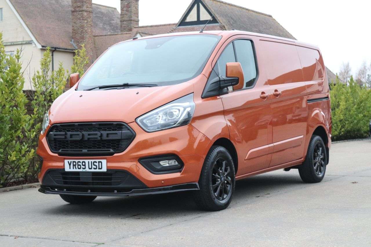 A 2019 FORD TRANSIT CUSTOM 2.0 280 EcoBlue Limited Panel Van 5dr Diesel Auto L1 H1 Euro 6 (s/s) (170 p A 2019 FORD TRANSIT CUSTOM 2.0 280 EcoBlue Limited Panel Van 5dr Diesel Auto L1 H1 Euro 6 (s/s) (170 p