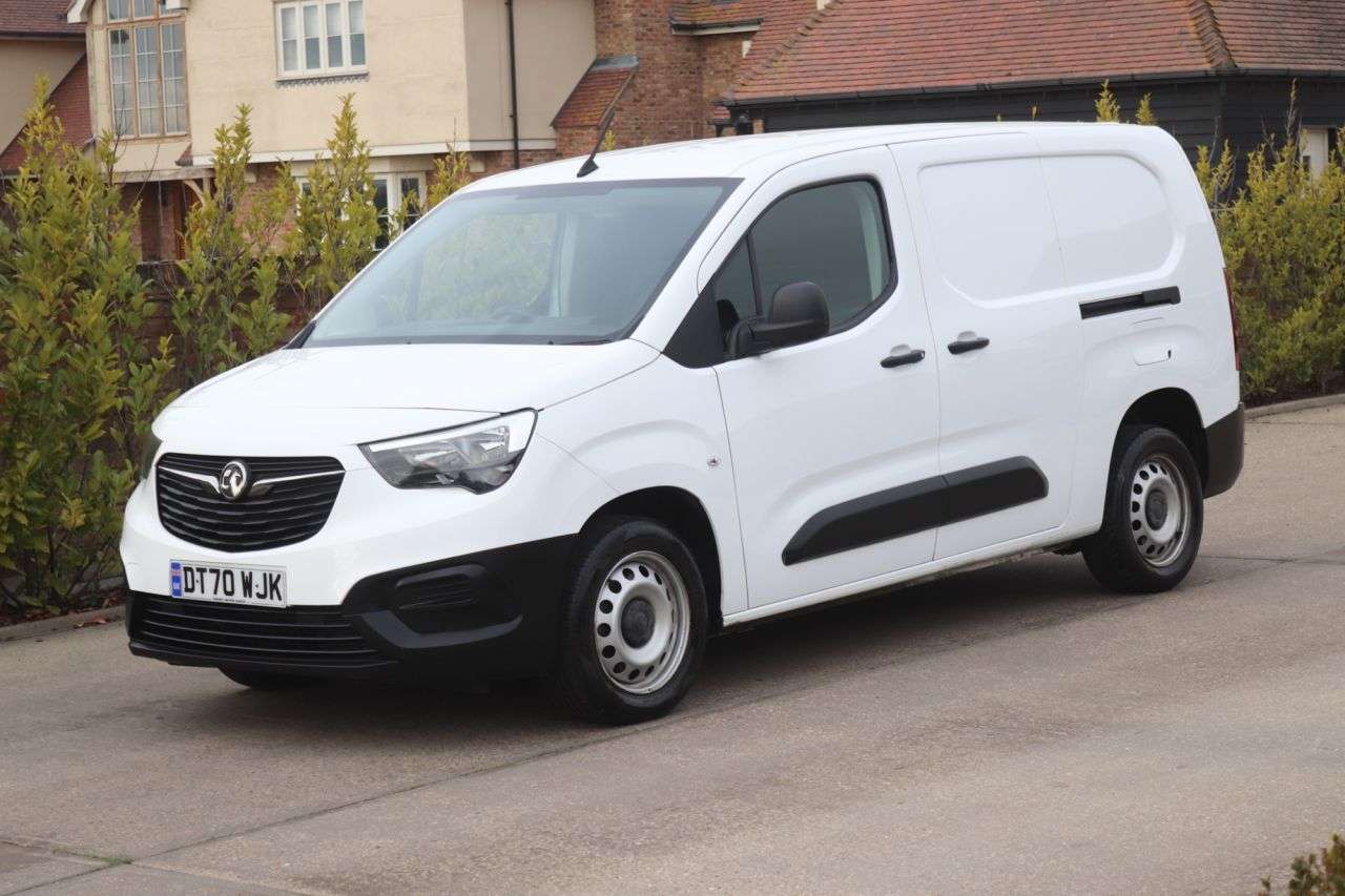A 2021 VAUXHALL COMBO 1.5 Turbo D 2300 Dynamic Panel Van 4dr Diesel Manual L2 H1 Euro 6 (100 ps) A 2021 VAUXHALL COMBO 1.5 Turbo D 2300 Dynamic Panel Van 4dr Diesel Manual L2 H1 Euro 6 (100 ps)