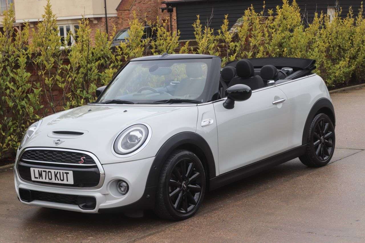A 0 MINI CONVERTIBLE 2.0 Cooper S Classic Convertible 2dr Petrol Steptronic Euro 6 (s/s) (192 ps A 0 MINI CONVERTIBLE 2.0 Cooper S Classic Convertible 2dr Petrol Steptronic Euro 6 (s/s) (192 ps