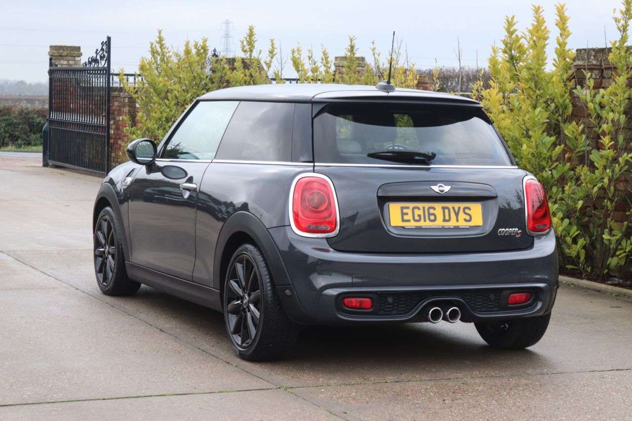0 MINI HATCH 0 MINI HATCH
