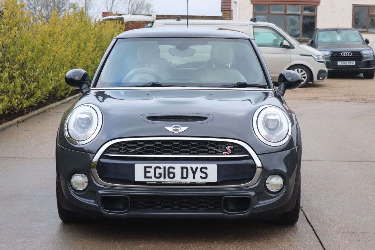 0 MINI HATCH 0 MINI HATCH