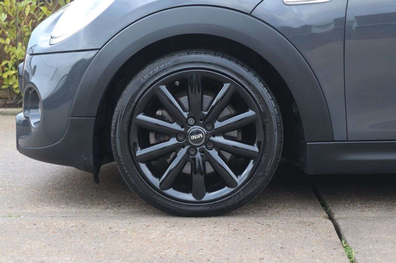 0 MINI HATCH 0 MINI HATCH