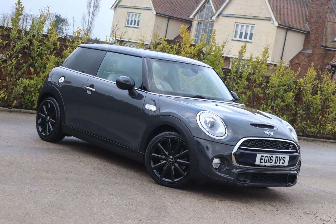 0 MINI HATCH 0 MINI HATCH