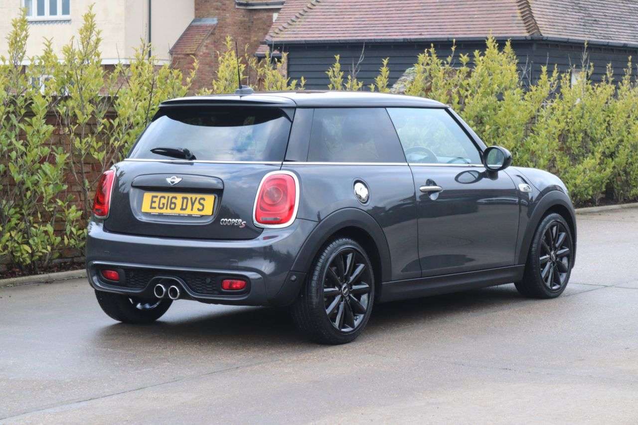 0 MINI HATCH 0 MINI HATCH