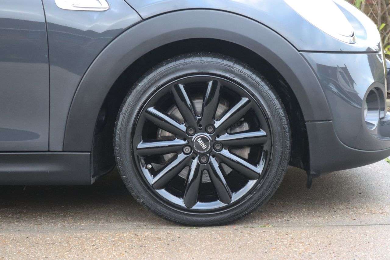 0 MINI HATCH 0 MINI HATCH