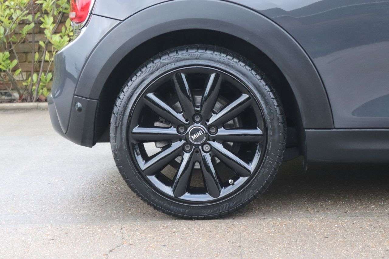 0 MINI HATCH 0 MINI HATCH