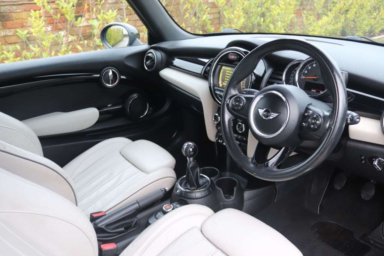 0 MINI HATCH 0 MINI HATCH