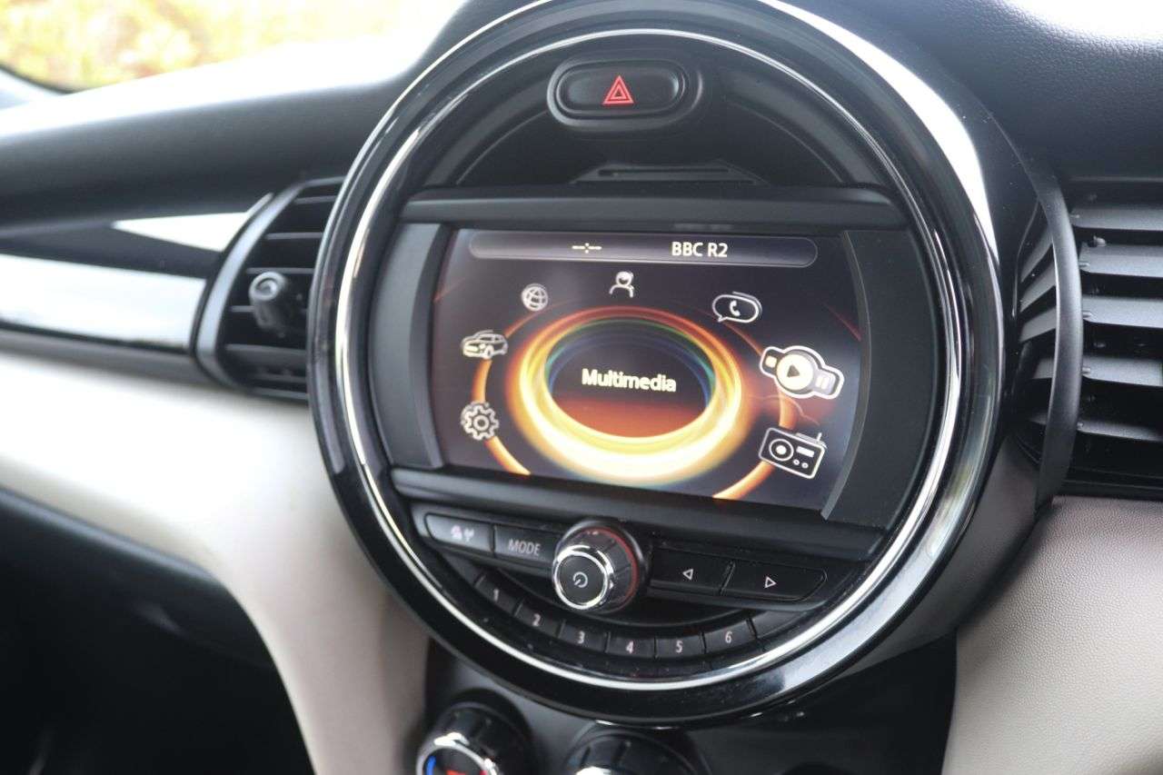 0 MINI HATCH 0 MINI HATCH