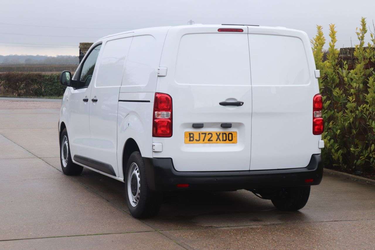 A 2022 CITROEN DISPATCH 2.0 BlueHDi 1400 Enterprise Pro M Panel Van 6dr Diesel EAT8 FWD 2 Euro 6 (s A 2022 CITROEN DISPATCH 2.0 BlueHDi 1400 Enterprise Pro M Panel Van 6dr Diesel EAT8 FWD 2 Euro 6 (s