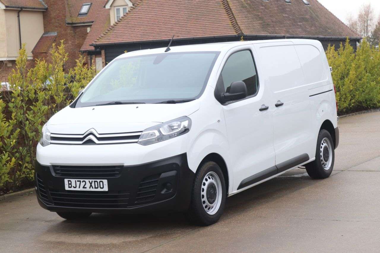 A 2022 CITROEN DISPATCH 2.0 BlueHDi 1400 Enterprise Pro M Panel Van 6dr Diesel EAT8 FWD 2 Euro 6 (s A 2022 CITROEN DISPATCH 2.0 BlueHDi 1400 Enterprise Pro M Panel Van 6dr Diesel EAT8 FWD 2 Euro 6 (s