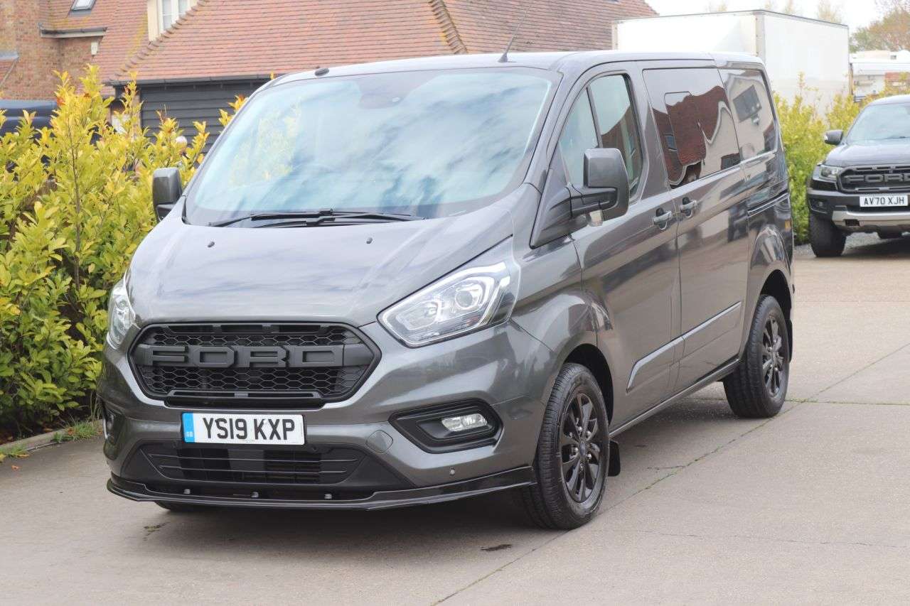 A 2019 FORD TRANSIT CUSTOM 2.0 320 EcoBlue Limited Crew Van Double Cab 5dr Diesel Manual L1 H1 Euro 6 A 2019 FORD TRANSIT CUSTOM 2.0 320 EcoBlue Limited Crew Van Double Cab 5dr Diesel Manual L1 H1 Euro 6