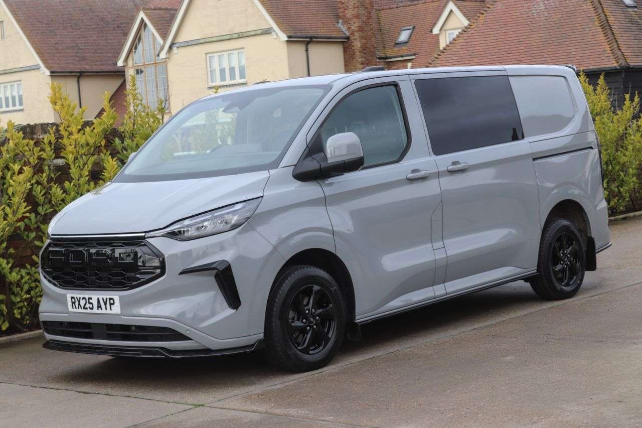 A 2025 FORD TRANSIT CUSTOM 2.0 320 EcoBlue Limited Crew Van Double Cab 5dr Diesel Auto L1 H1 Euro 6 (s A 2025 FORD TRANSIT CUSTOM 2.0 320 EcoBlue Limited Crew Van Double Cab 5dr Diesel Auto L1 H1 Euro 6 (s