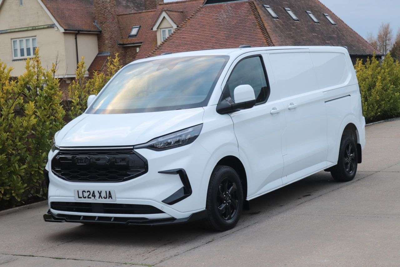 A 2024 FORD TRANSIT CUSTOM 2.0 300 EcoBlue Limited Panel Van 5dr Diesel Auto L2 H1 Euro 6 (s/s) (136 p A 2024 FORD TRANSIT CUSTOM 2.0 300 EcoBlue Limited Panel Van 5dr Diesel Auto L2 H1 Euro 6 (s/s) (136 p