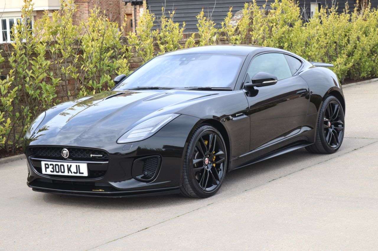 A 2018 JAGUAR F-TYPE 2.0i GPF R-Dynamic Coupe 2dr Petrol Auto Euro 6 (s/s) (300 ps) A 2018 JAGUAR F-TYPE 2.0i GPF R-Dynamic Coupe 2dr Petrol Auto Euro 6 (s/s) (300 ps)