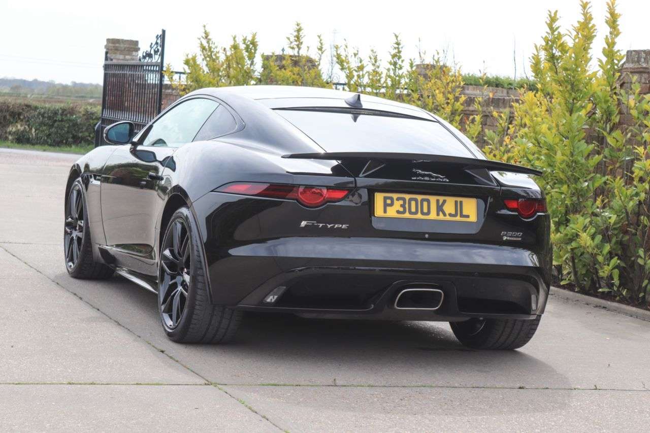 2018 JAGUAR F-TYPE 2018 JAGUAR F-TYPE