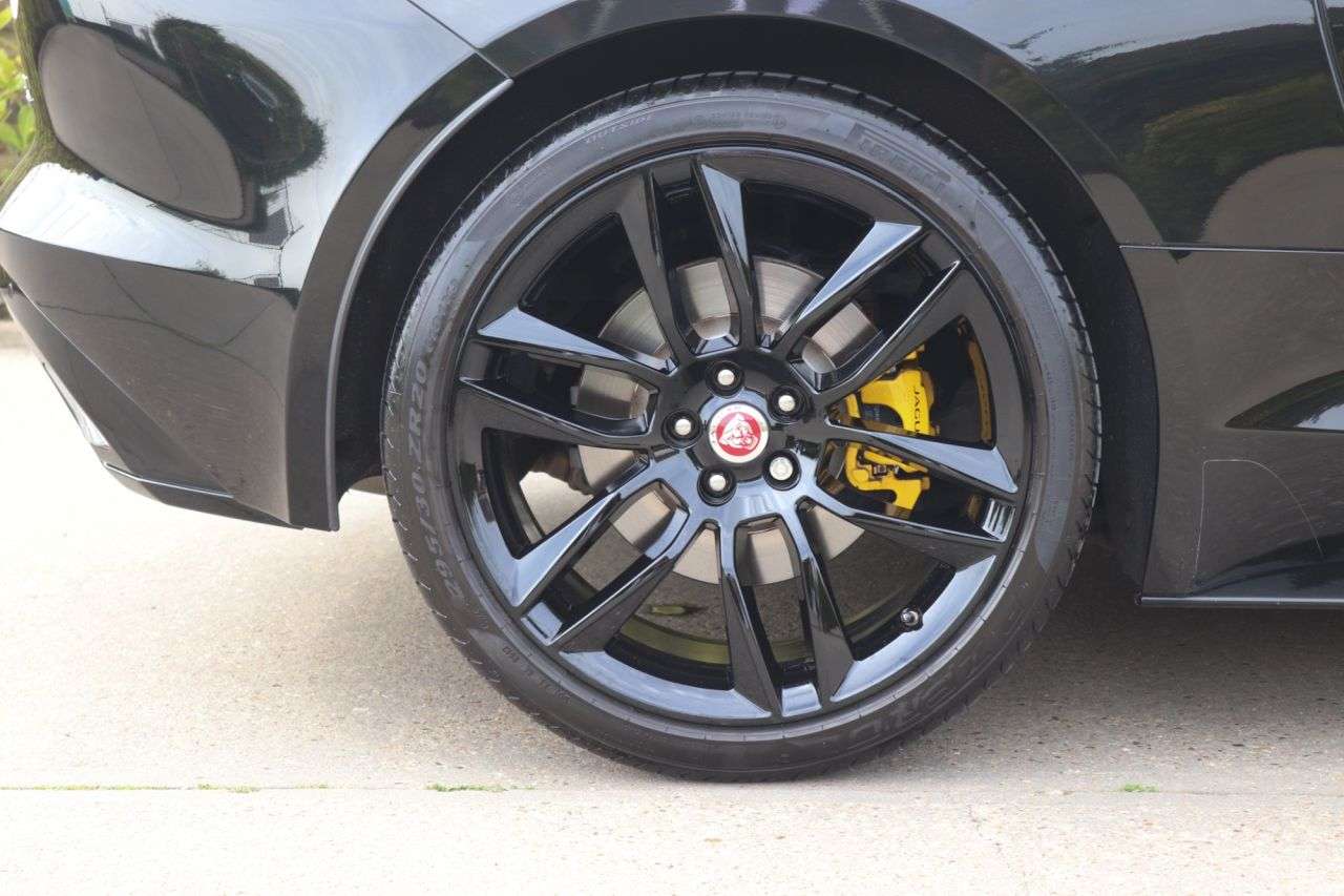 2018 JAGUAR F-TYPE 2018 JAGUAR F-TYPE