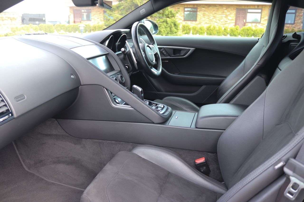 2018 JAGUAR F-TYPE 2018 JAGUAR F-TYPE