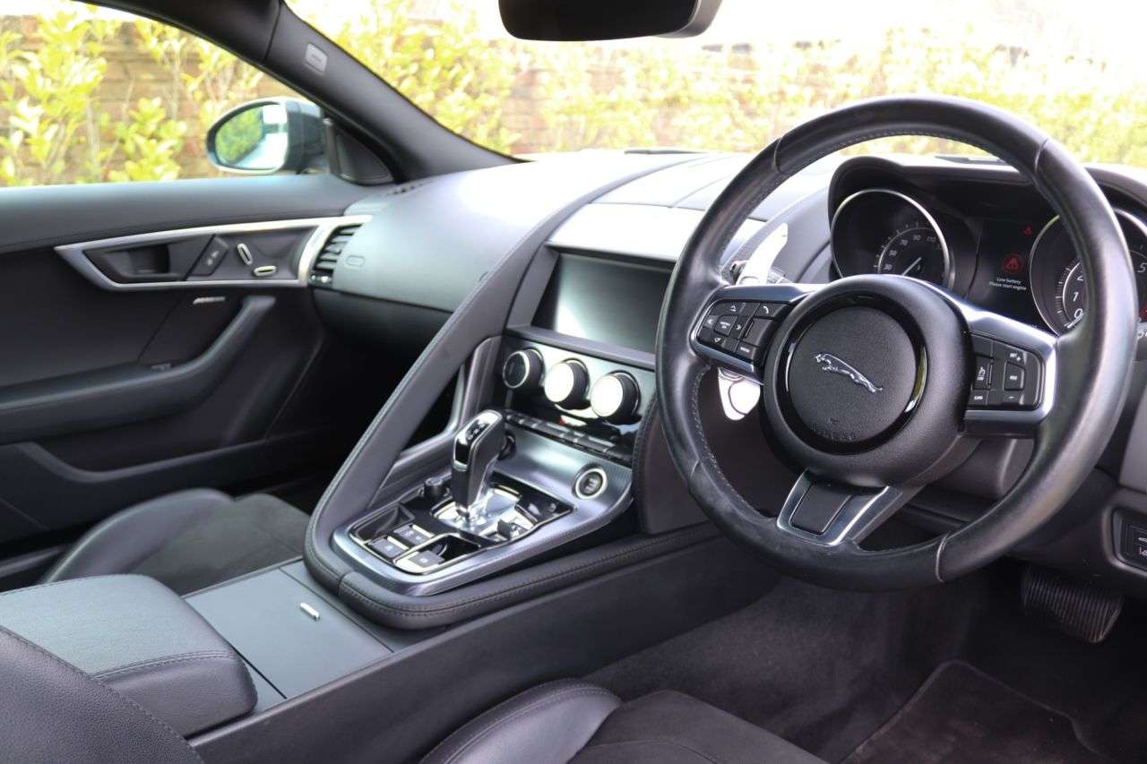 2018 JAGUAR F-TYPE 2018 JAGUAR F-TYPE