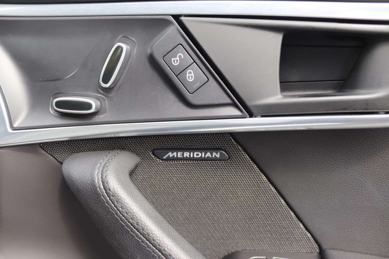 2018 JAGUAR F-TYPE 2018 JAGUAR F-TYPE