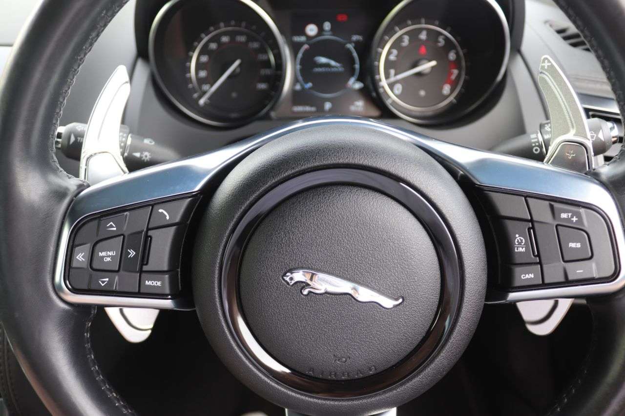 2018 JAGUAR F-TYPE 2018 JAGUAR F-TYPE