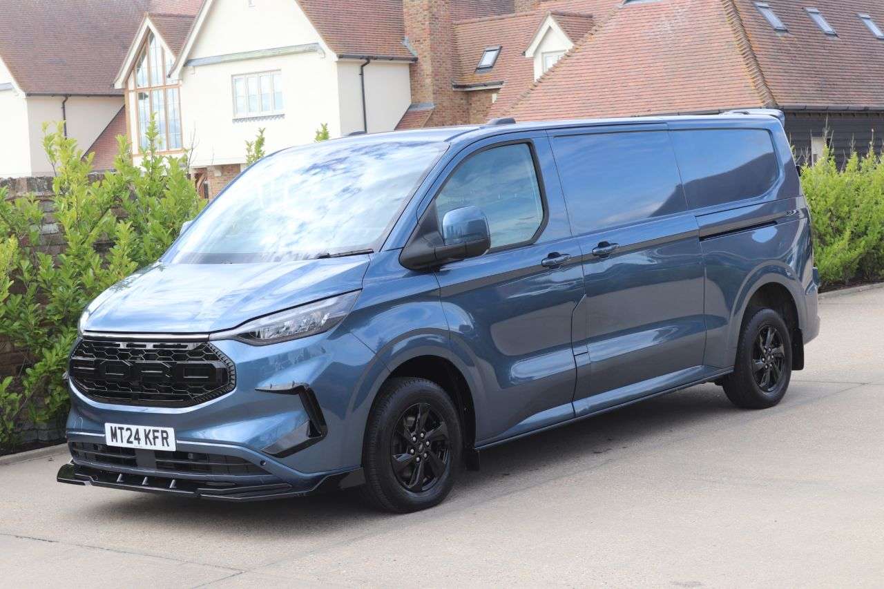 A 2024 FORD TRANSIT CUSTOM 2.0 300 EcoBlue Limited Panel Van 5dr Diesel Manual L2 H1 Euro 6 (s/s) (136 A 2024 FORD TRANSIT CUSTOM 2.0 300 EcoBlue Limited Panel Van 5dr Diesel Manual L2 H1 Euro 6 (s/s) (136