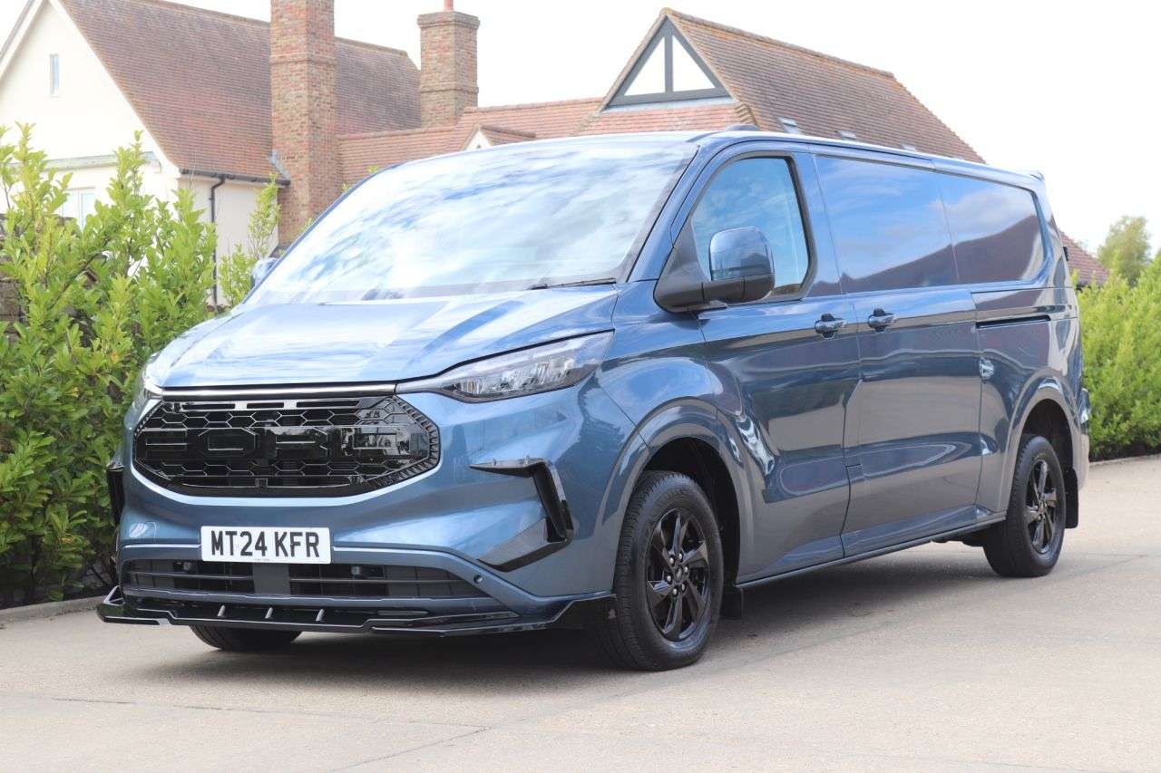 A 2024 FORD TRANSIT CUSTOM 2.0 300 EcoBlue Limited Panel Van 5dr Diesel Manual L2 H1 Euro 6 (s/s) (136 A 2024 FORD TRANSIT CUSTOM 2.0 300 EcoBlue Limited Panel Van 5dr Diesel Manual L2 H1 Euro 6 (s/s) (136