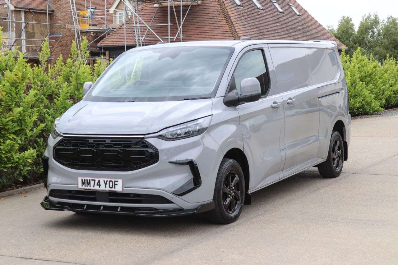 A 2024 FORD TRANSIT CUSTOM 2.0 320 EcoBlue Limited Panel Van 5dr Diesel Manual L2 H1 Euro 6 (s/s) (136 A 2024 FORD TRANSIT CUSTOM 2.0 320 EcoBlue Limited Panel Van 5dr Diesel Manual L2 H1 Euro 6 (s/s) (136