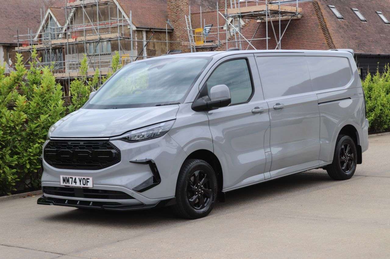 A 2024 FORD TRANSIT CUSTOM 2.0 320 EcoBlue Limited Panel Van 5dr Diesel Manual L2 H1 Euro 6 (s/s) (136 A 2024 FORD TRANSIT CUSTOM 2.0 320 EcoBlue Limited Panel Van 5dr Diesel Manual L2 H1 Euro 6 (s/s) (136