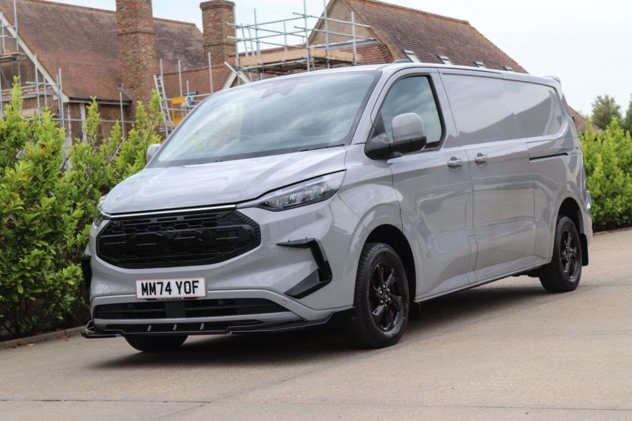 A 2024 FORD TRANSIT CUSTOM 2.0 320 EcoBlue Limited Panel Van 5dr Diesel Manual L2 H1 Euro 6 (s/s) (136 A 2024 FORD TRANSIT CUSTOM 2.0 320 EcoBlue Limited Panel Van 5dr Diesel Manual L2 H1 Euro 6 (s/s) (136