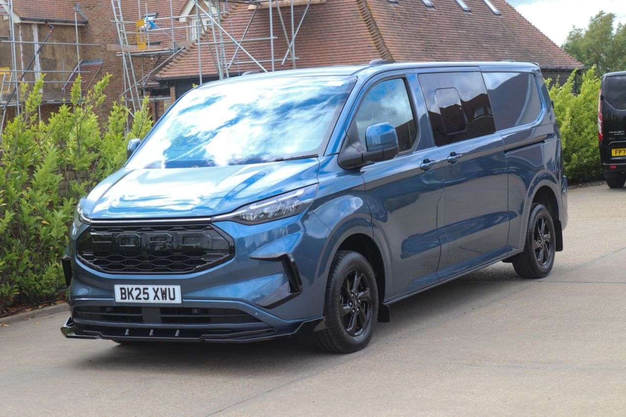 A 2025 FORD TRANSIT CUSTOM 2.0 320 EcoBlue Limited Crew Van Double Cab 5dr Diesel Manual L2 H1 Euro 6 A 2025 FORD TRANSIT CUSTOM 2.0 320 EcoBlue Limited Crew Van Double Cab 5dr Diesel Manual L2 H1 Euro 6