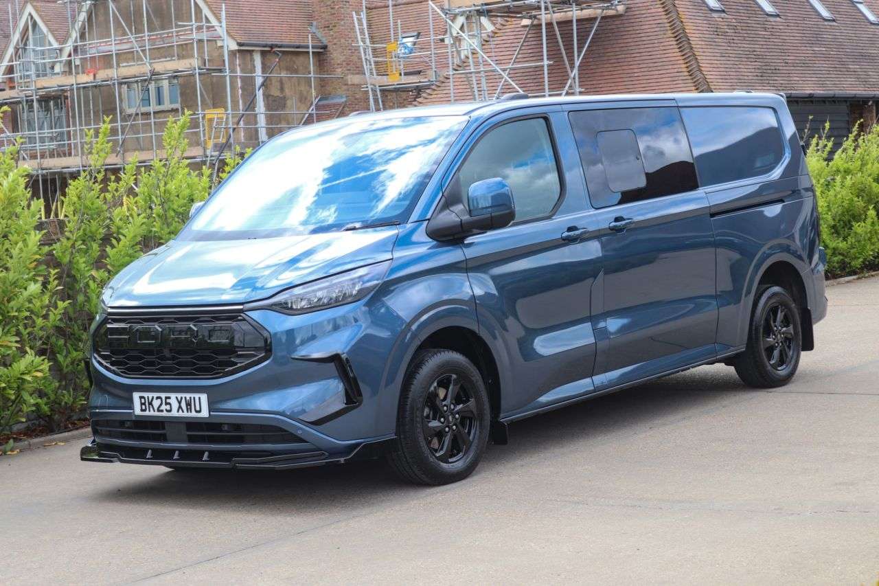 A 2025 FORD TRANSIT CUSTOM 2.0 320 EcoBlue Limited Crew Van Double Cab 5dr Diesel Manual L2 H1 Euro 6 A 2025 FORD TRANSIT CUSTOM 2.0 320 EcoBlue Limited Crew Van Double Cab 5dr Diesel Manual L2 H1 Euro 6