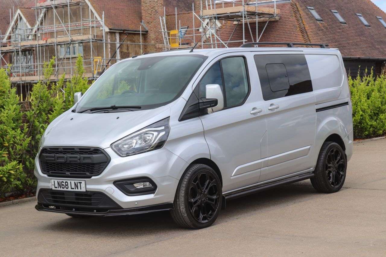 A 2018 FORD TRANSIT CUSTOM 2.0 300 EcoBlue Limited Crew Van Double Cab 5dr Diesel Manual L1 H1 Euro 6 A 2018 FORD TRANSIT CUSTOM 2.0 300 EcoBlue Limited Crew Van Double Cab 5dr Diesel Manual L1 H1 Euro 6