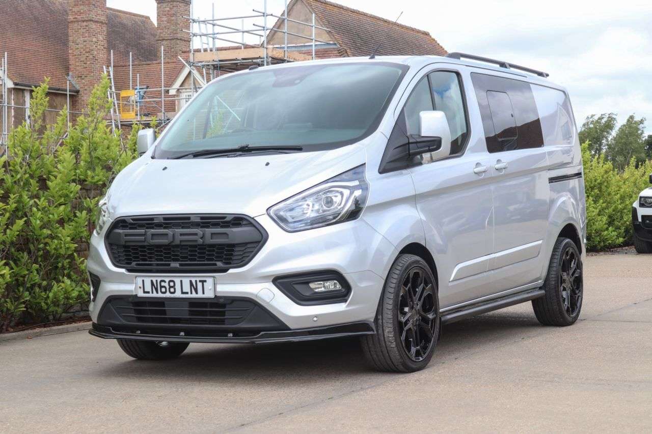 A 2018 FORD TRANSIT CUSTOM 2.0 300 EcoBlue Limited Crew Van Double Cab 5dr Diesel Manual L1 H1 Euro 6 A 2018 FORD TRANSIT CUSTOM 2.0 300 EcoBlue Limited Crew Van Double Cab 5dr Diesel Manual L1 H1 Euro 6