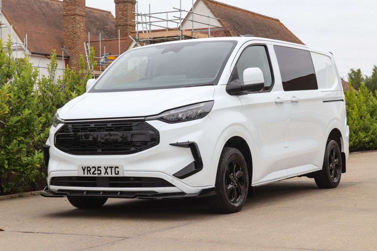 A 2025 FORD TRANSIT CUSTOM 2.0 320 EcoBlue Limited Crew Van Double Cab 5dr Diesel Manual L1 H1 Euro 6 A 2025 FORD TRANSIT CUSTOM 2.0 320 EcoBlue Limited Crew Van Double Cab 5dr Diesel Manual L1 H1 Euro 6