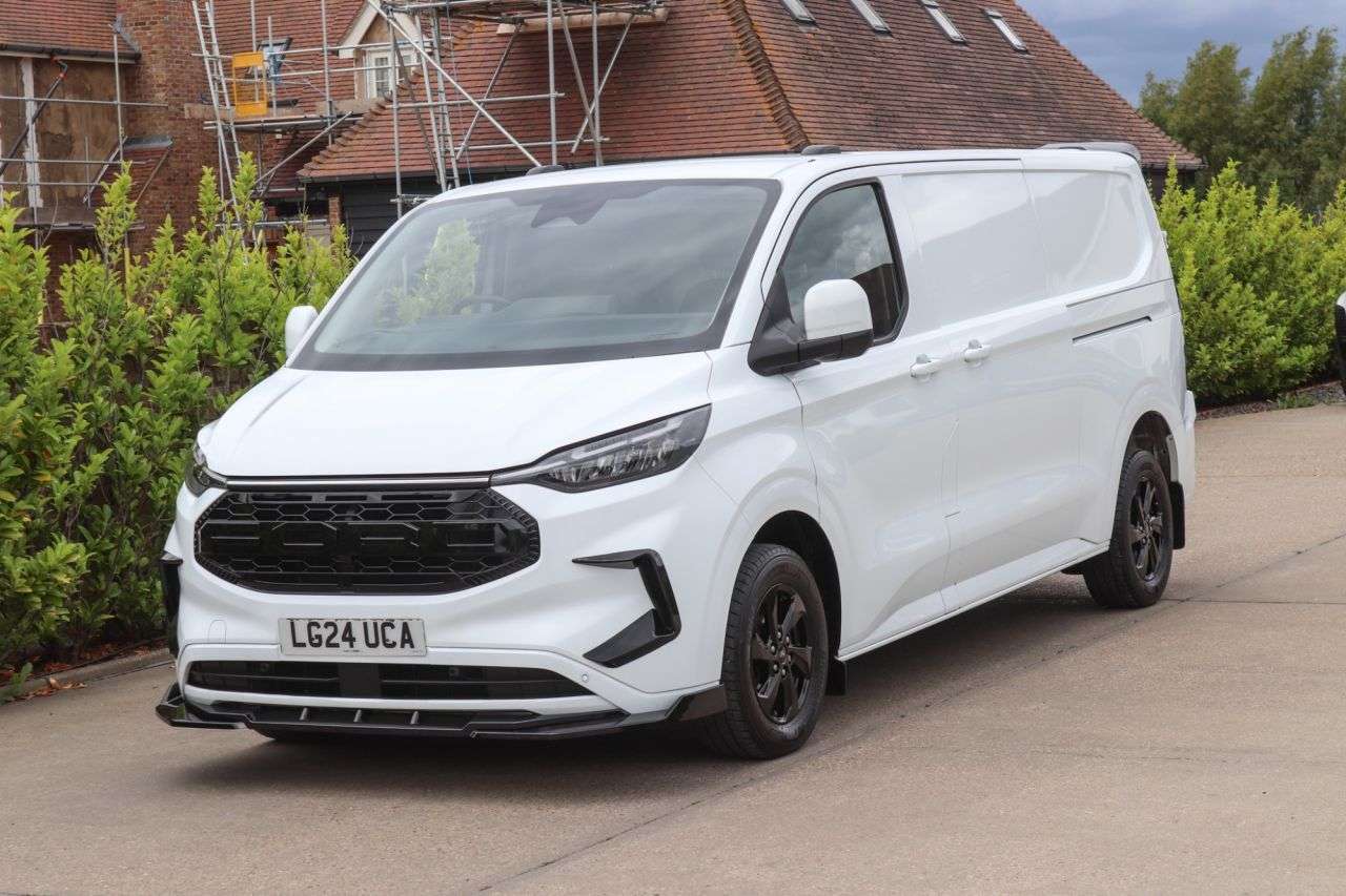 A 2024 FORD TRANSIT CUSTOM 2.0 300 EcoBlue Limited Panel Van 5dr Diesel Auto L2 H1 Euro 6 (s/s) (136 p A 2024 FORD TRANSIT CUSTOM 2.0 300 EcoBlue Limited Panel Van 5dr Diesel Auto L2 H1 Euro 6 (s/s) (136 p
