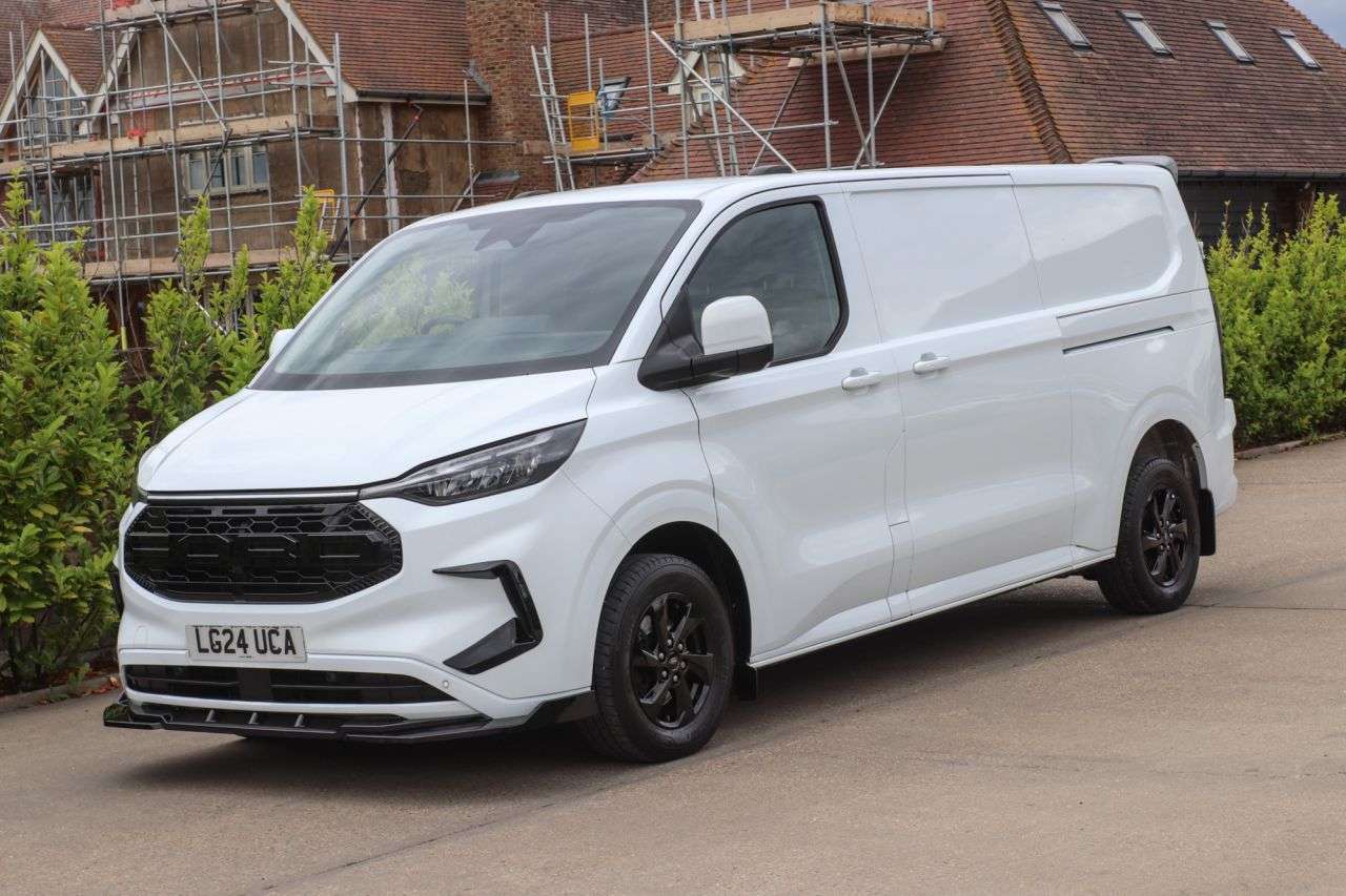 A 2024 FORD TRANSIT CUSTOM 2.0 300 EcoBlue Limited Panel Van 5dr Diesel Auto L2 H1 Euro 6 (s/s) (136 p A 2024 FORD TRANSIT CUSTOM 2.0 300 EcoBlue Limited Panel Van 5dr Diesel Auto L2 H1 Euro 6 (s/s) (136 p
